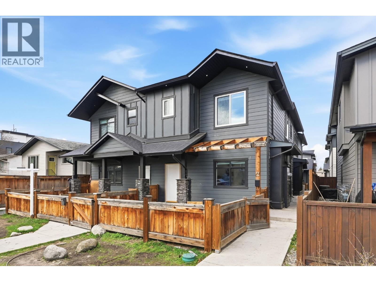 4-722 Coopland Crescent, Kelowna, BC, V1Y2V1