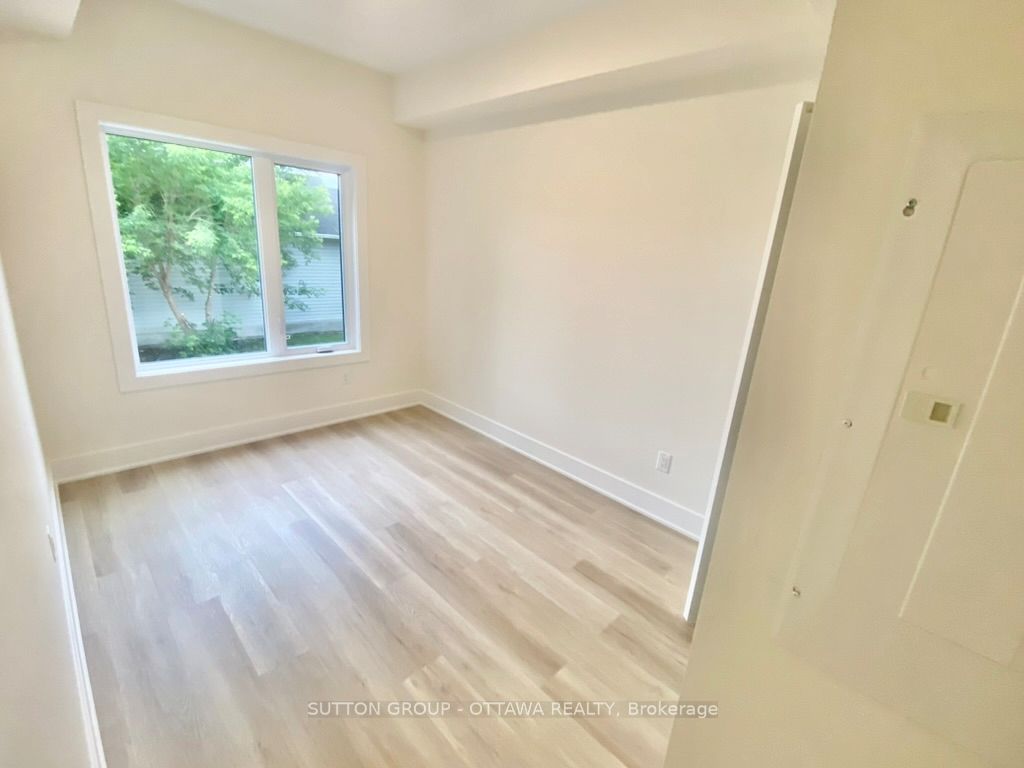 Additional image 6 of C-152B Columbus Avenue, Ottawa, ON, K1K 1R1