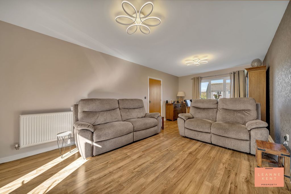 Additional image 2 of 4 bed detached house for saleLong Heath Close, Caerphilly CF83
