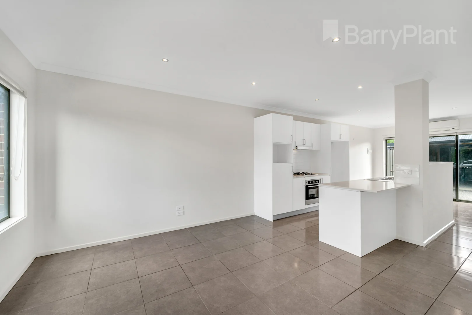 Additional image 7 of 100 Baronial Way, Craigieburn VIC 3064