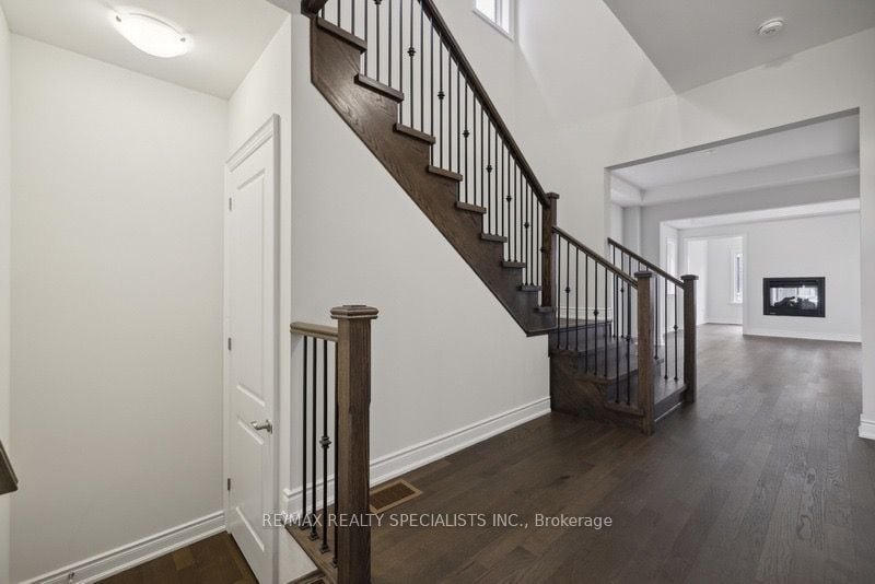 Additional image 4 of 1367 Wheat Boom Drive, Oakville, ON, L6H 7G1