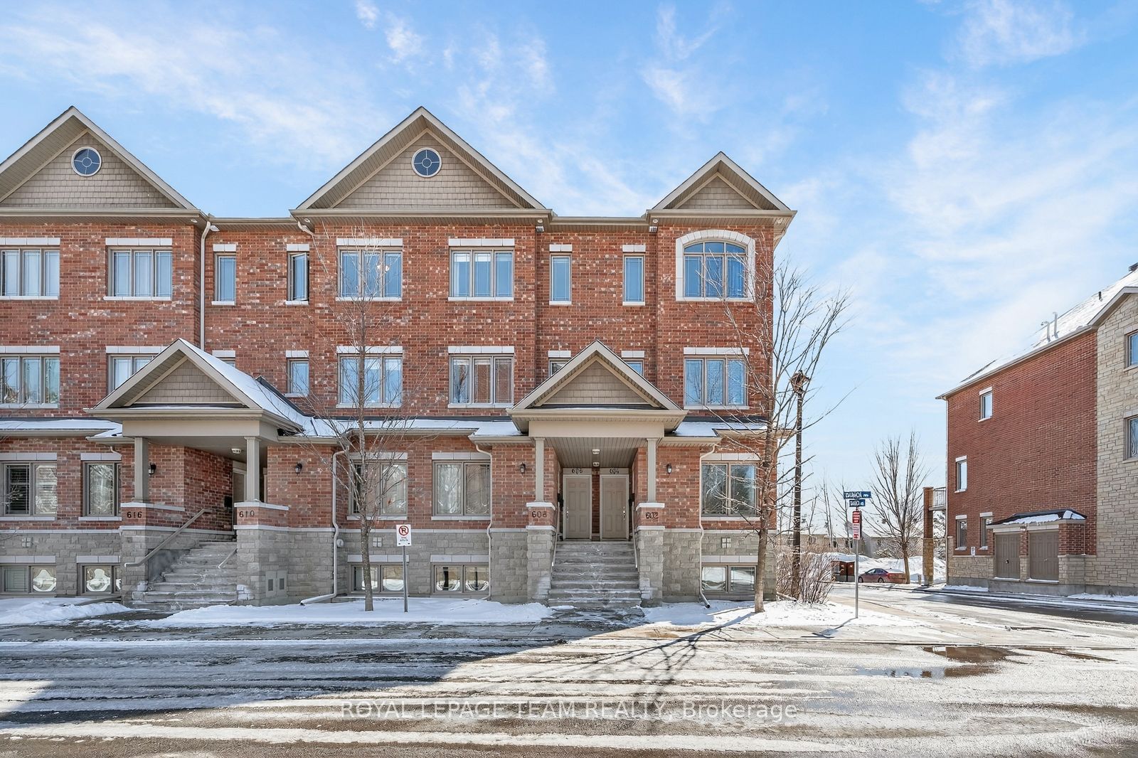 602 Danaca Private, Ottawa, ON, K1K 2V7