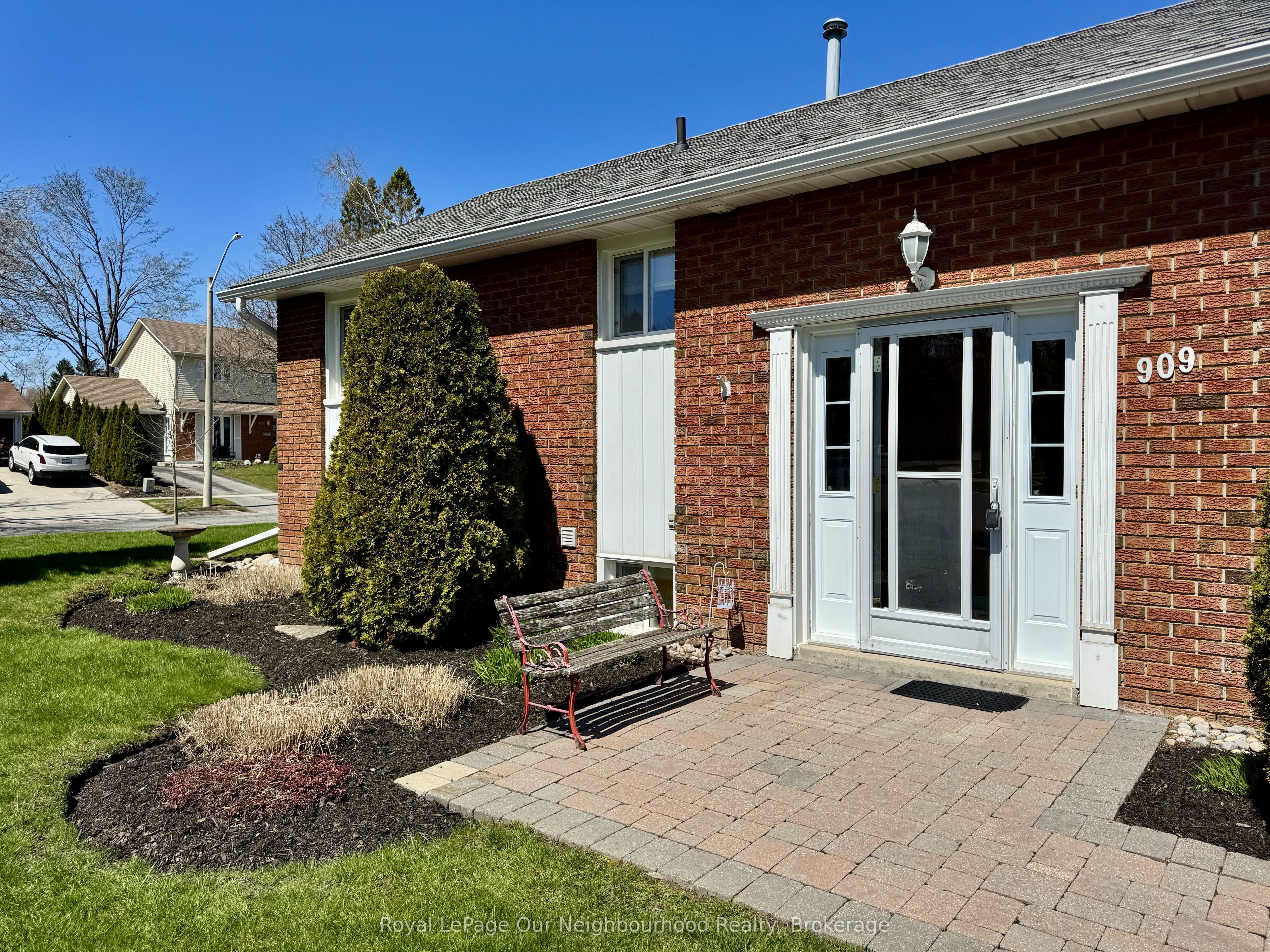 Additional image 3 of 909 Whitefield Drive, Peterborough, ON, K9J 7W1