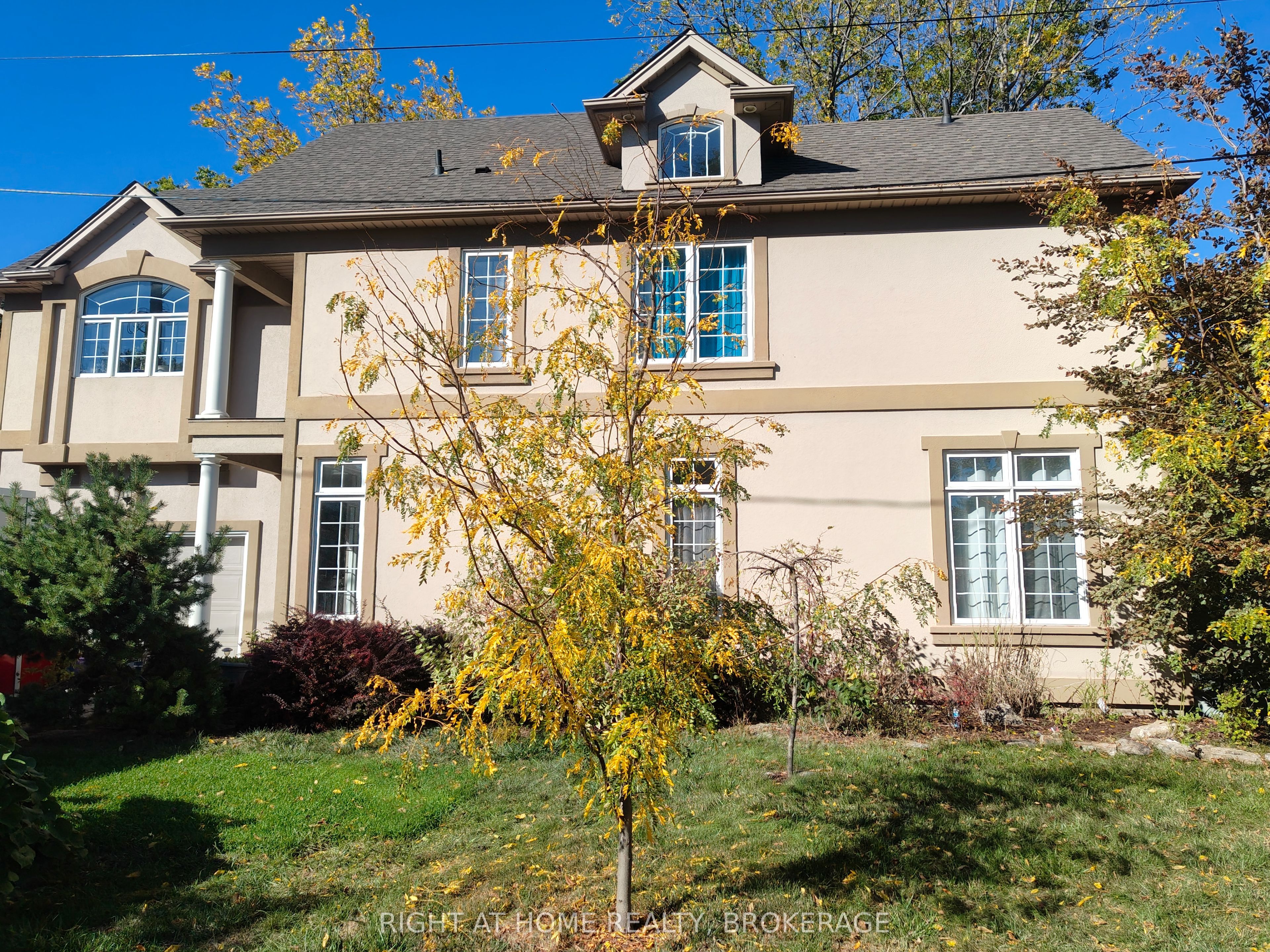 22 Ursula Avenue, St. Catharines, ON, L2T 1T1