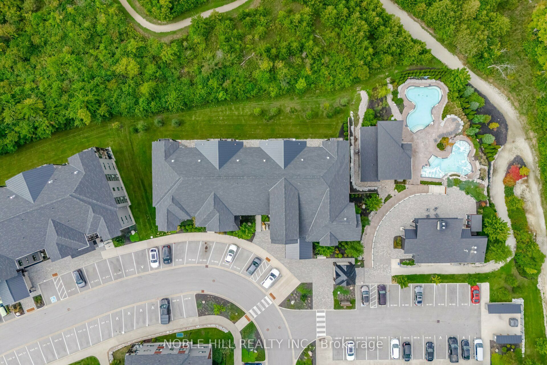 Additional image 3 of 403-16 Beckwith Lane, Blue Mountains, ON, L9Y 3B6