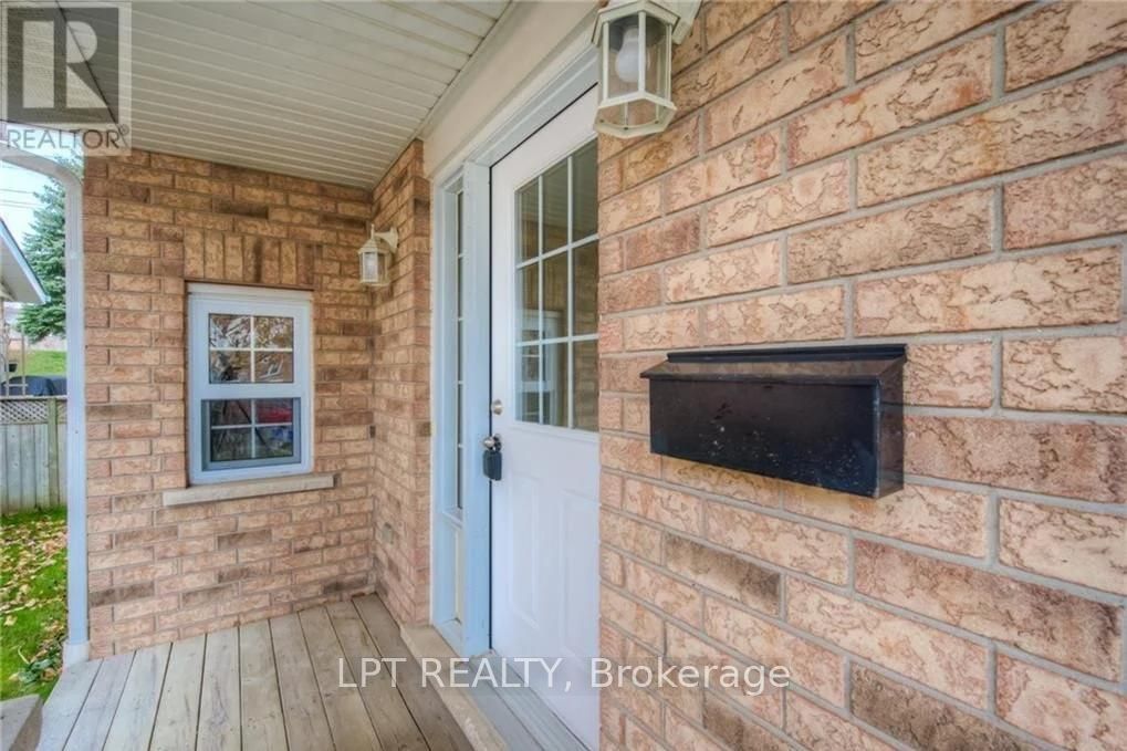 Additional image 3 of Unit: Main-118 Bush Clover Crescent, Waterloo, ON, N2E 3P8