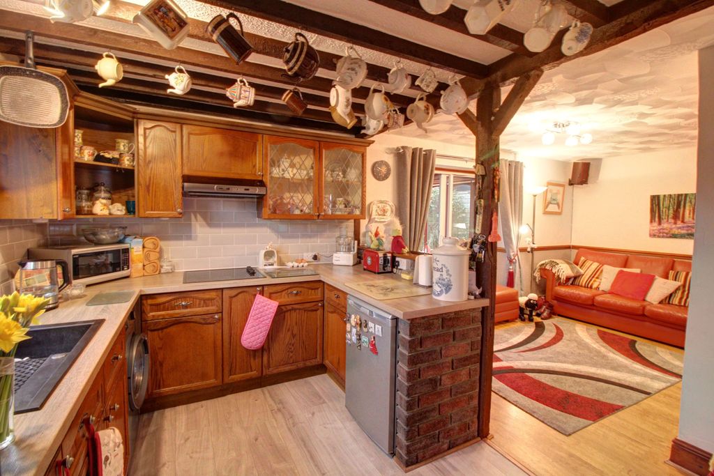 Additional image 9 of 3 bed semi-detached house for saleBrynamlwg, Hengoed CF82