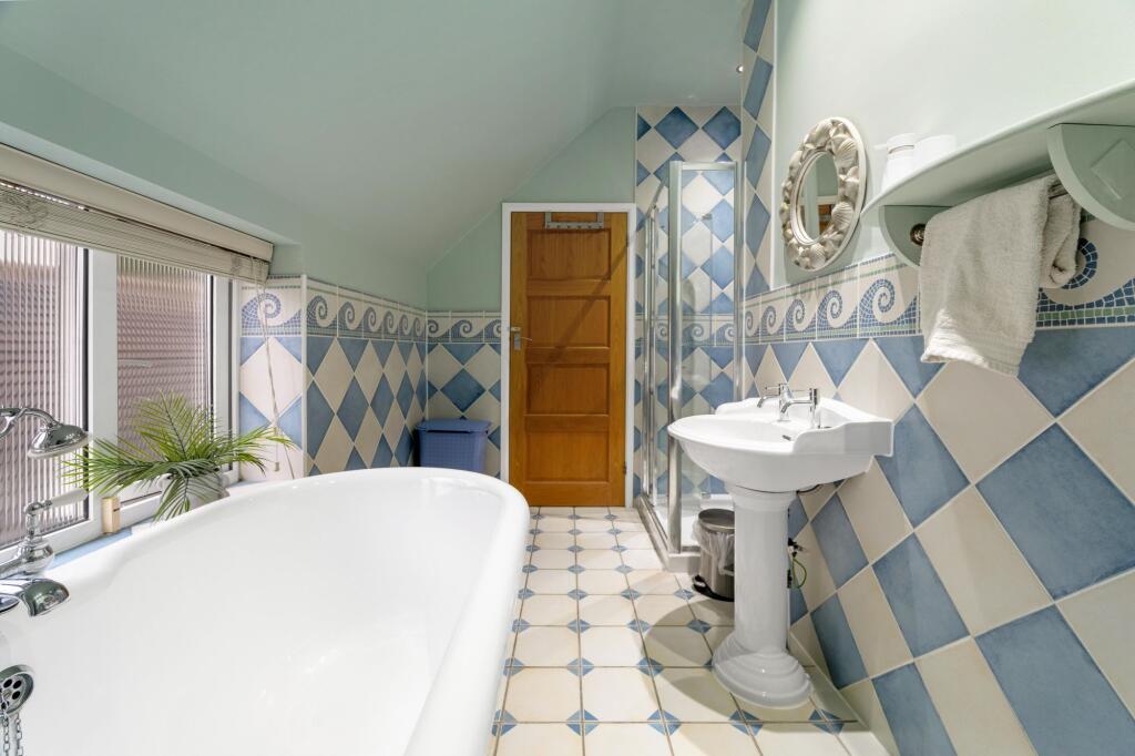 Additional image 34 of Wentworth Road, Four Oaks Estate, B74
