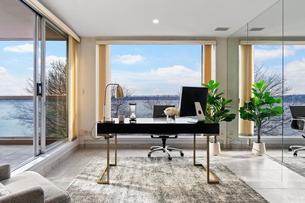 Additional image 3 of 401-2015 Beach Avenue, Vancouver, BC, V6G 1Z3