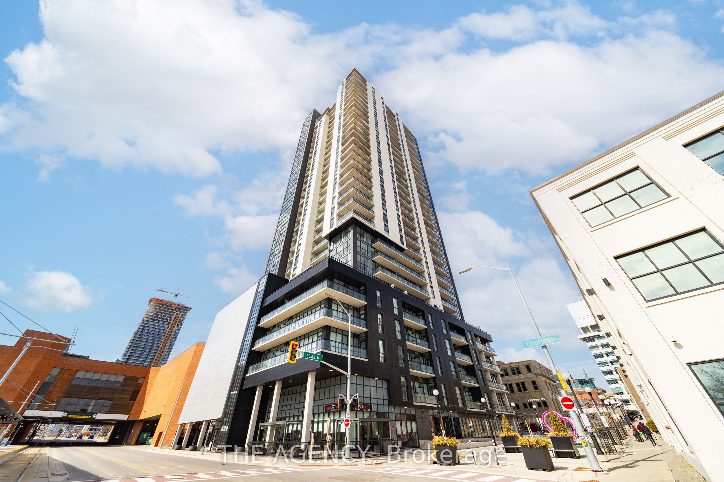 2712-60 Charles Street W, Kitchener, ON, N2G 0C9