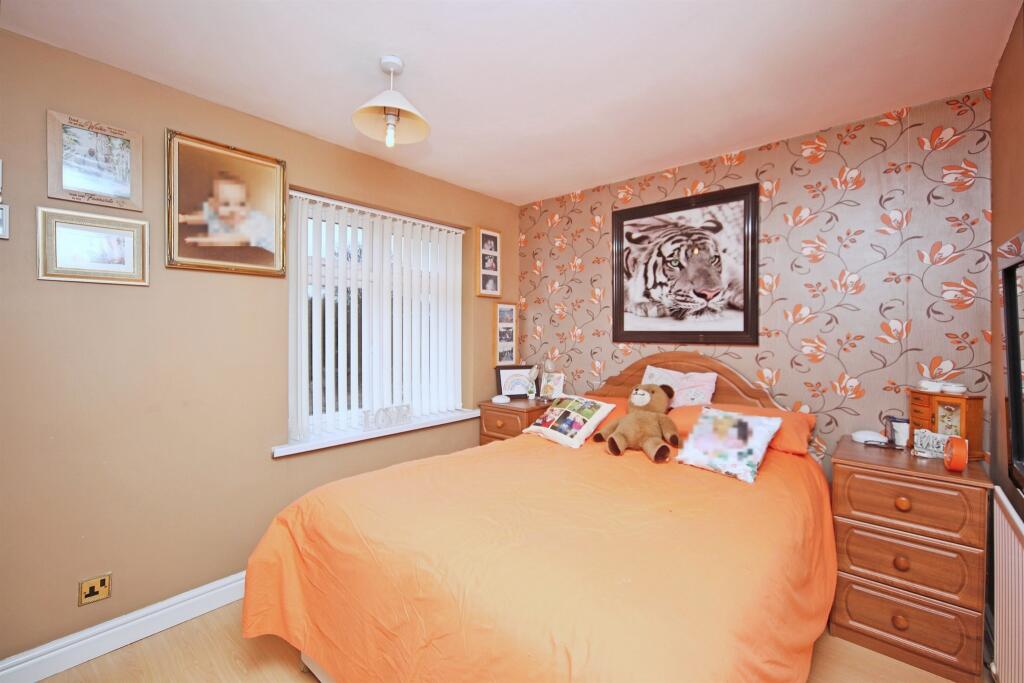 Pevensey Close, Tividale, OLDBURY photo 5