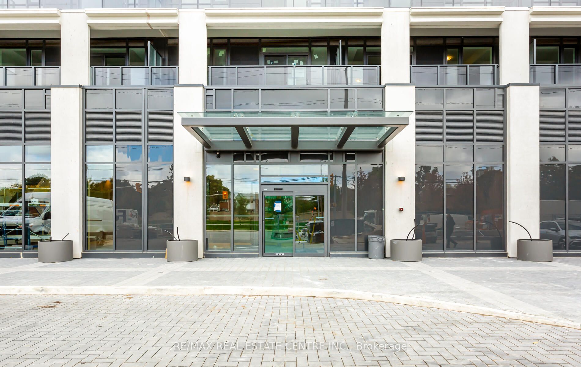 Additional image 2 of 301-202 Burnhamthorpe Road E, Mississauga, ON, L5A 0B2