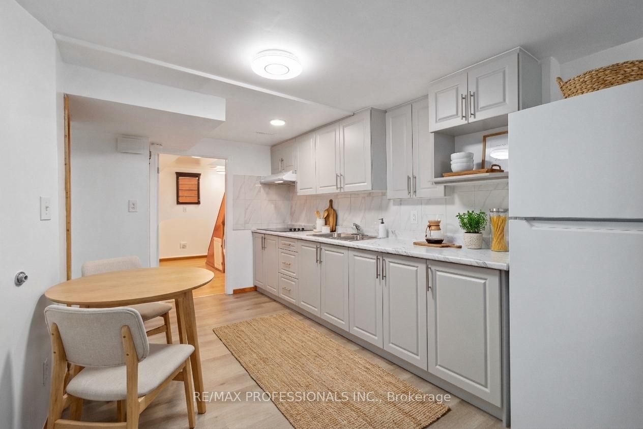 LOWER-3438 Woodhurst Crescent, Mississauga, ON, L5L 1N4