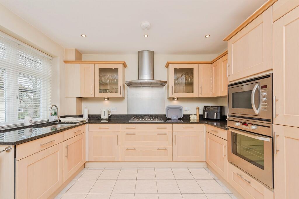 Mulroy Road, Sutton Coldfield photo 2