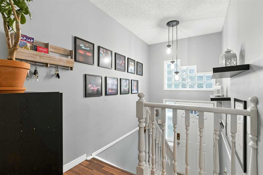 Additional image 4 of 2-2207 28 Street SW, Calgary, AB, T3E 2H5