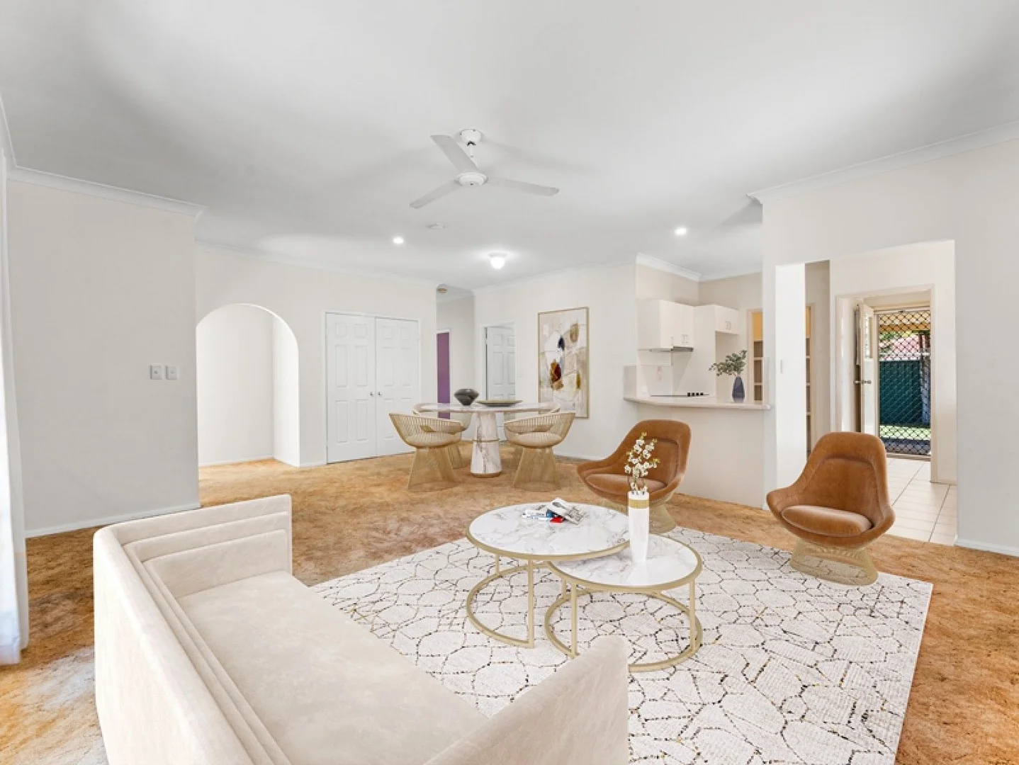15 Beaufront Place, Forest Lake QLD 4078 photo 4
