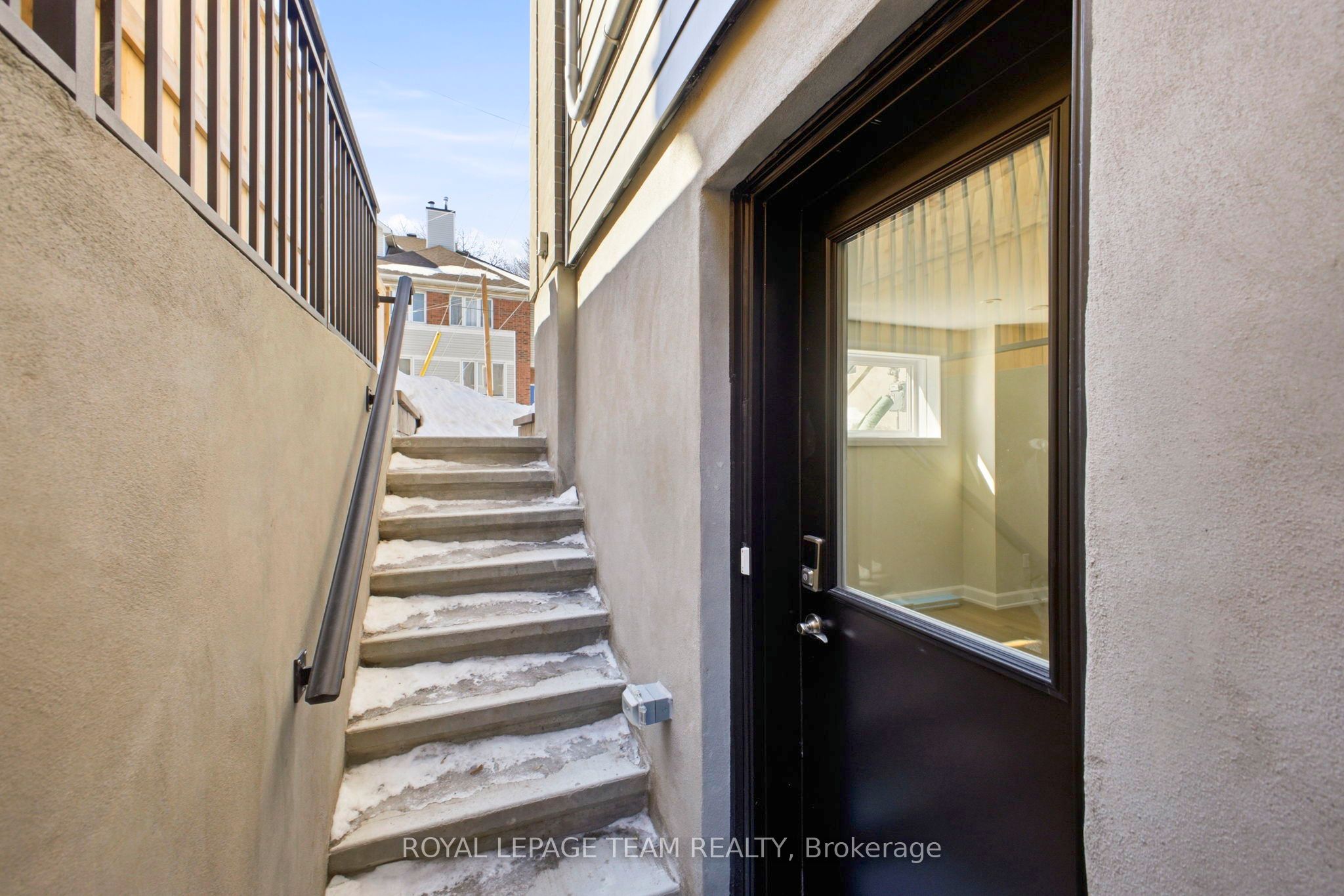 Additional image 4 of B-7 Gwynne Avenue, Ottawa, ON, K1Y 1X1