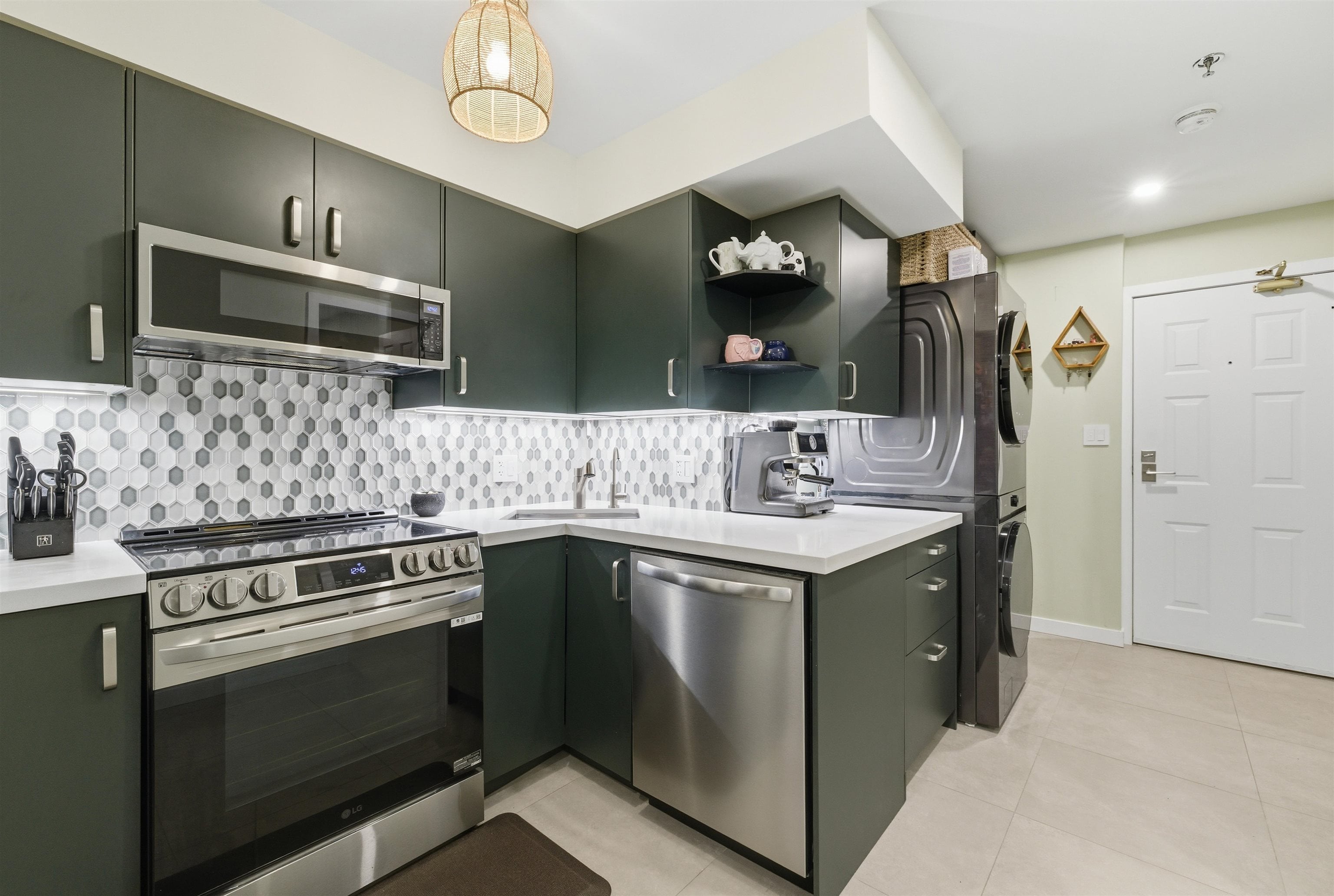 Additional image 4 of 104-828 14th Avenue W, Vancouver, BC, V5Z 1R1
