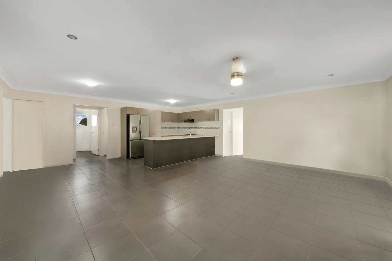 8 London Close, Calliope QLD 4680 photo 3