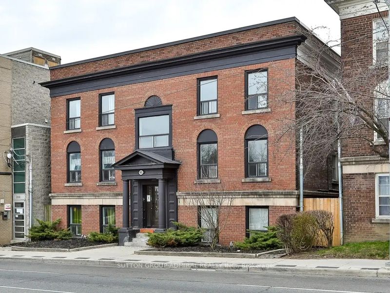 2-915 St Clair Avenue W, Toronto, ON, M6C 1C7
