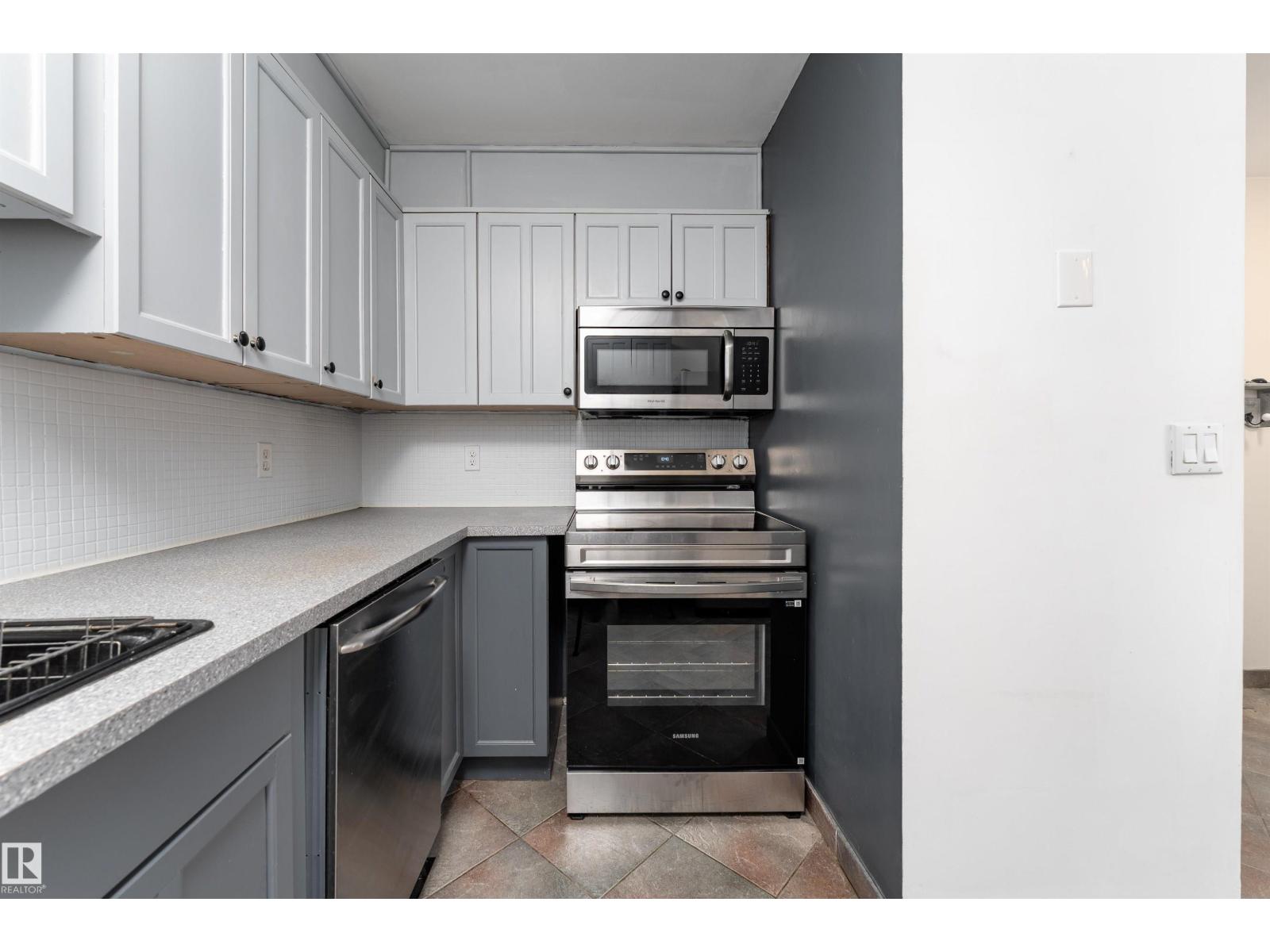 Additional image 3 of 17737 95 Street NW, Edmonton, AB, T5Z2E2