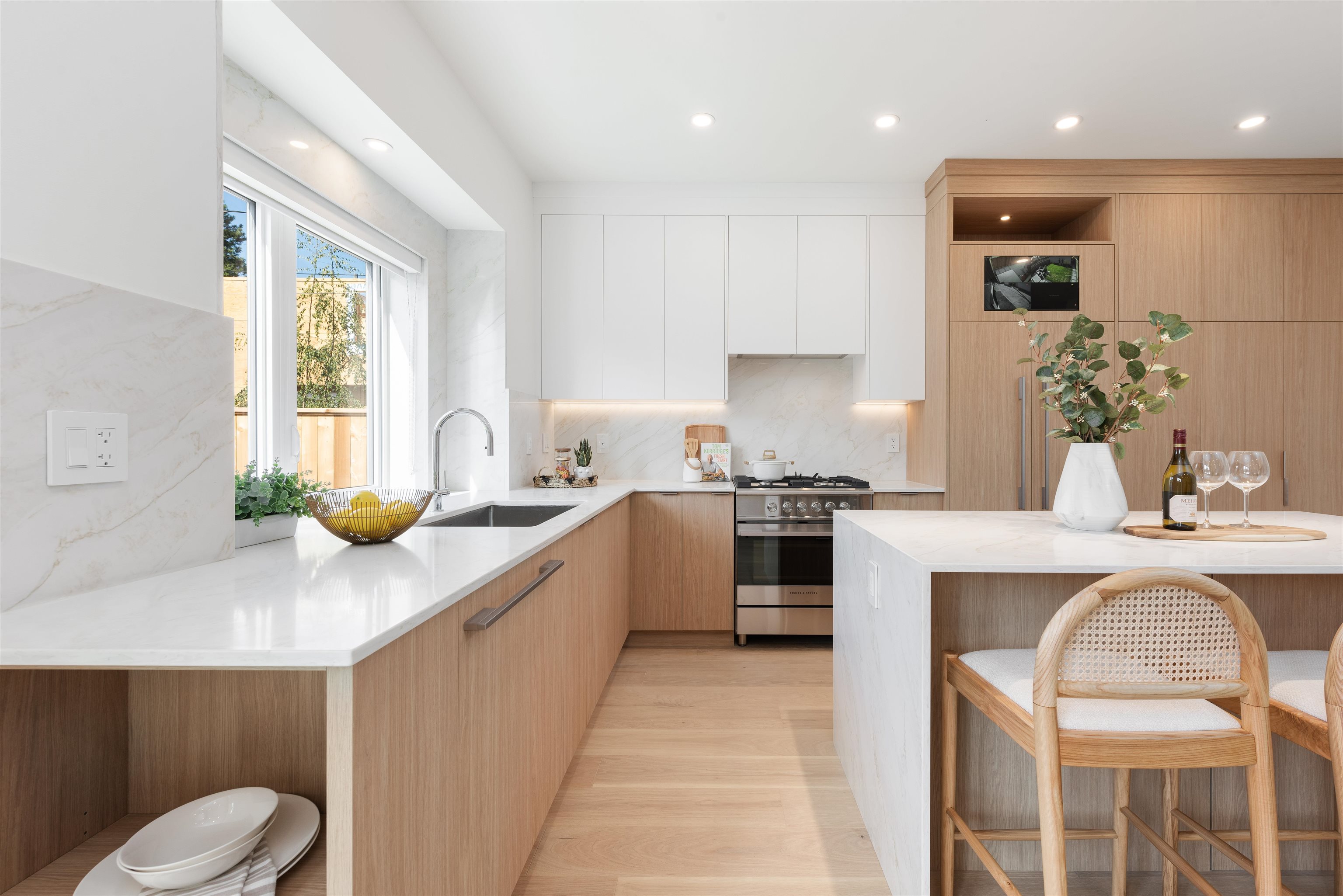 Additional image 2 of 2-2750 19th Avenue W, Vancouver, BC, V6L 1E3
