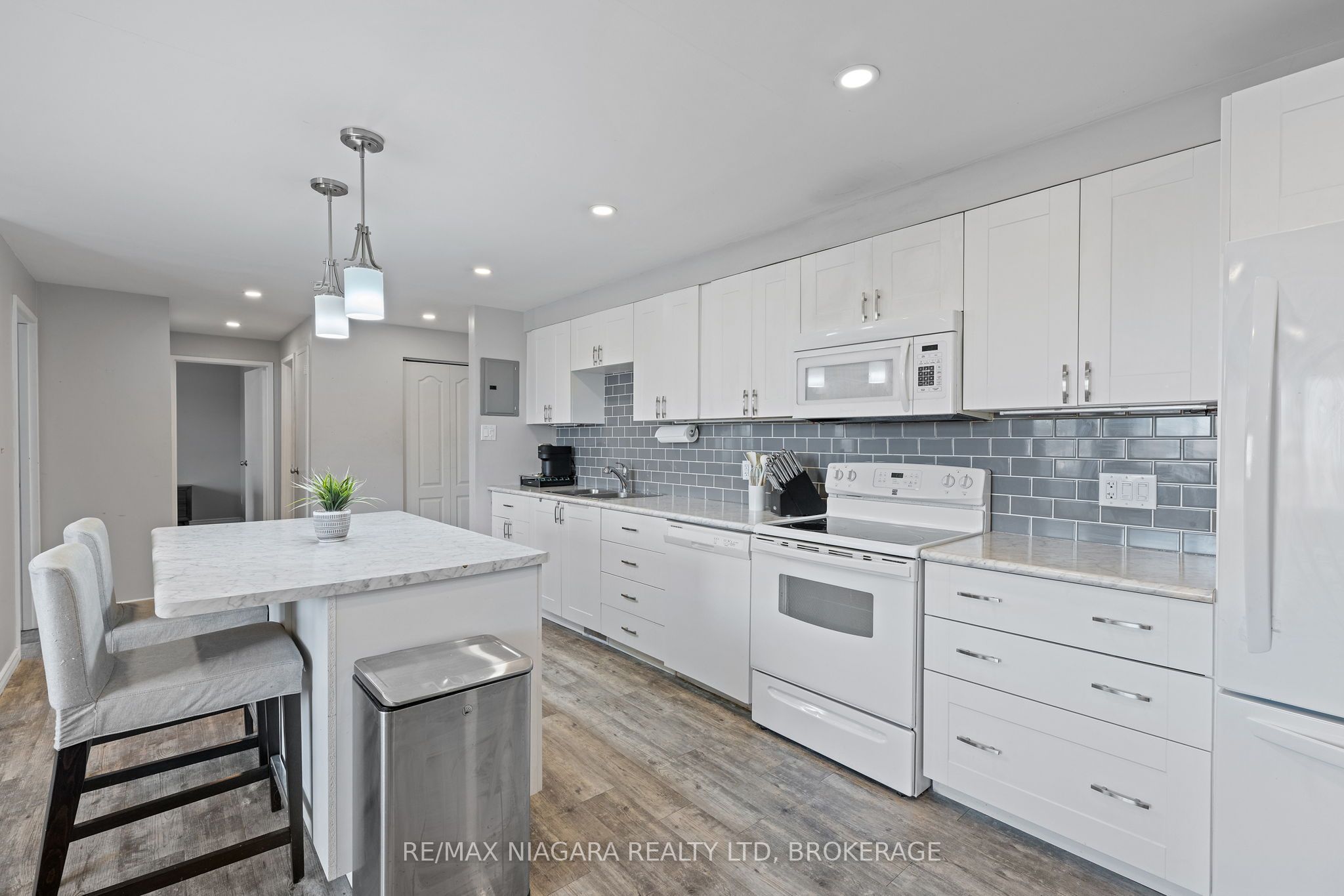 308-198 Scott Street, St. Catharines, ON, L2N 5T3 photo 4