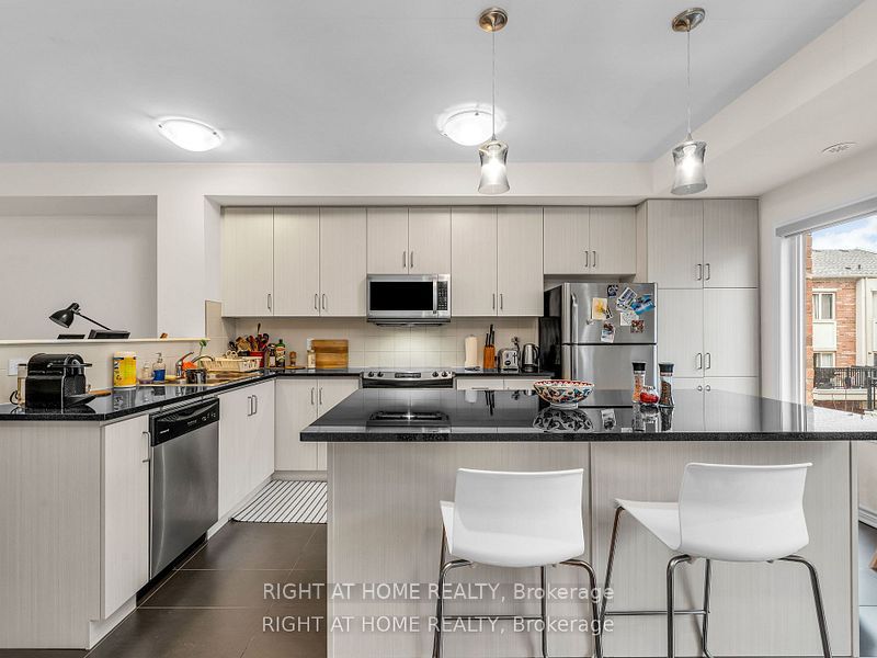 22 Coneflower Crescent, Toronto, ON, M2R 0A5 photo 3