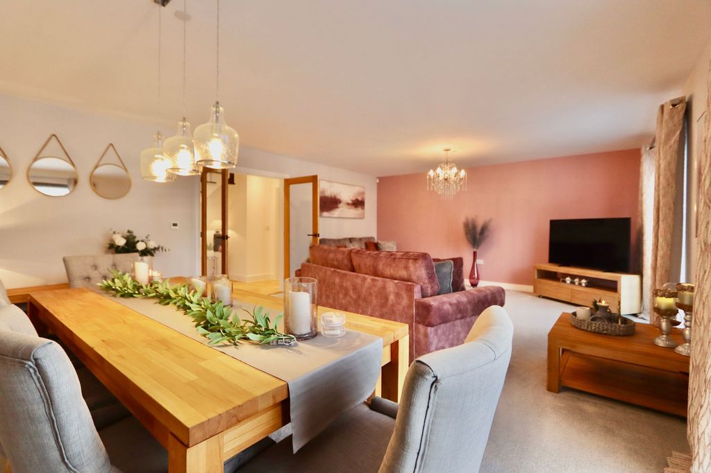 Additional image 5 of 4 bed detached house for saleGwerthonor Lane, Gilfach CF81