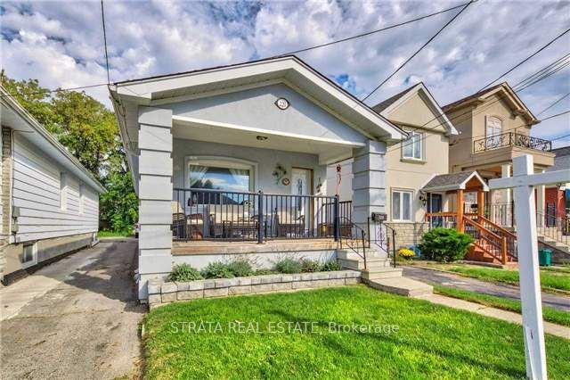 Lower-220 Holborne Avenue, Toronto, ON, M4C 2R9