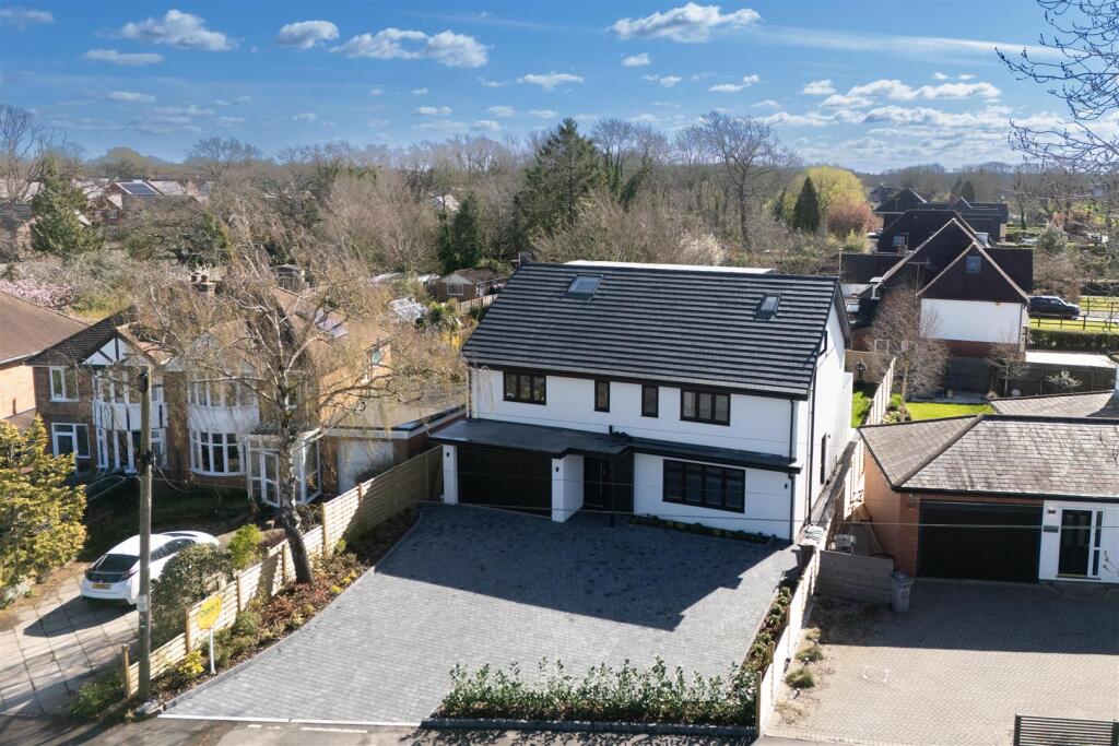 Fulford Hall Road, Tidbury Green, Solihull