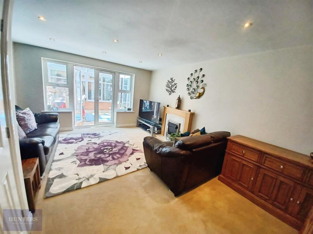 Tudor Coppice, Solihull B91 3DE photo 3