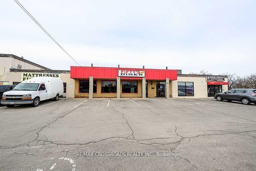 931 Queenston Road, Hamilton, ON, L8G 1B8