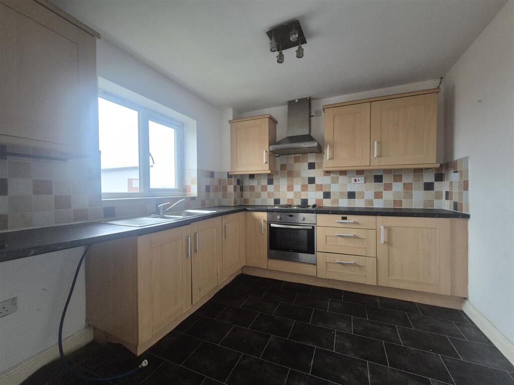 Harvest Fields, Harvest Road, Rowley Regis, photo 3