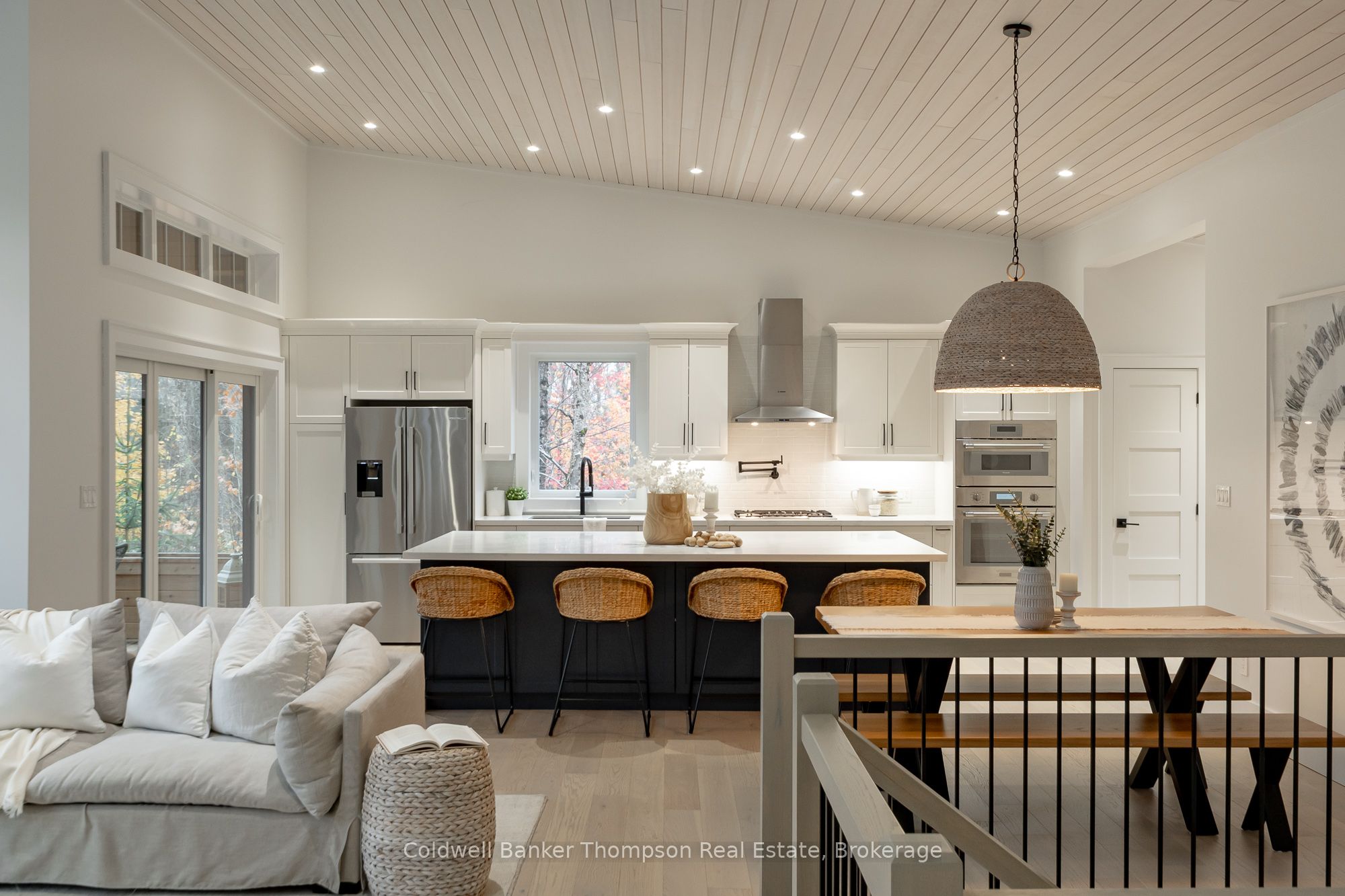 Additional image 2 of 10 St George's Court, Huntsville, ON, P1H 1B1