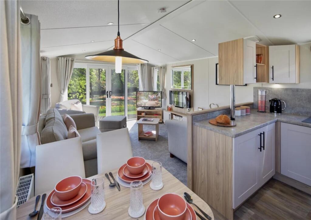Additional image 3 of Two Bed Willerby Manor (35x12) 2023, Dovecote Riverside Park, Welford Road, Bidford-upon-Avon, Warwickshire, B50 4NP