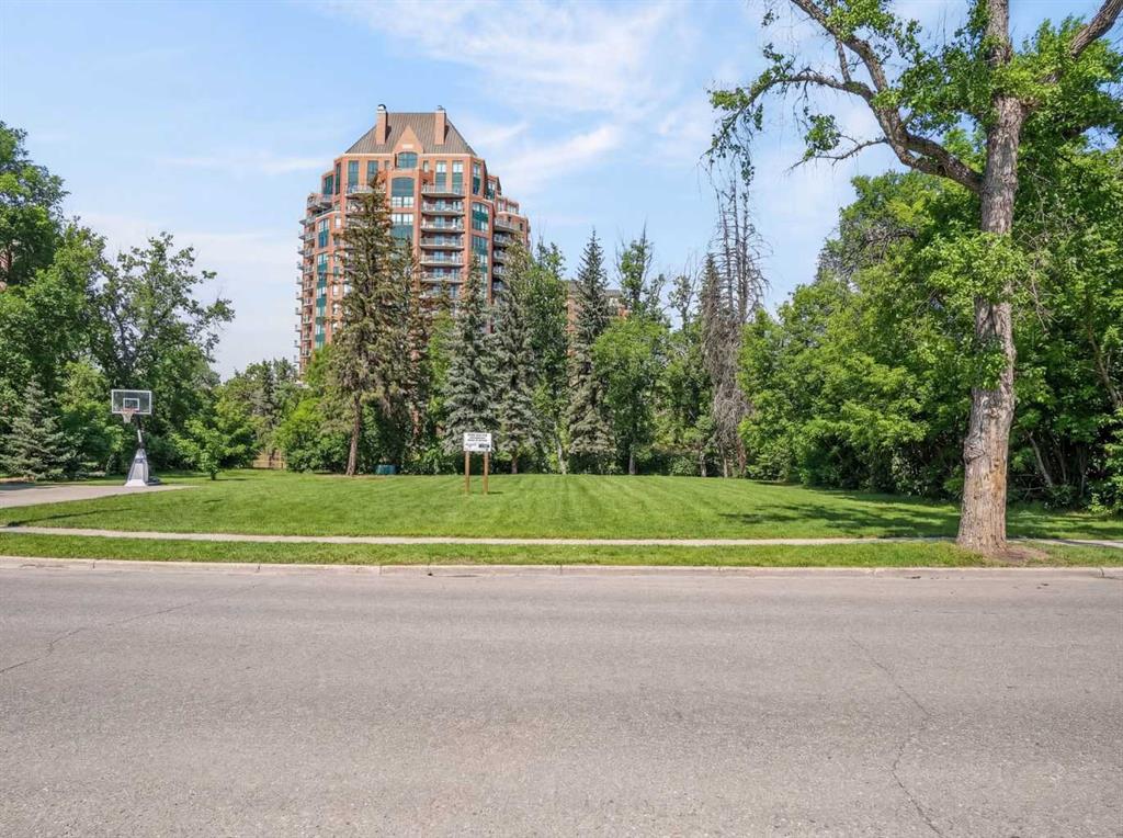 Additional image 6 of 220 Roxboro Road SW, Calgary, AB, T2S0R3