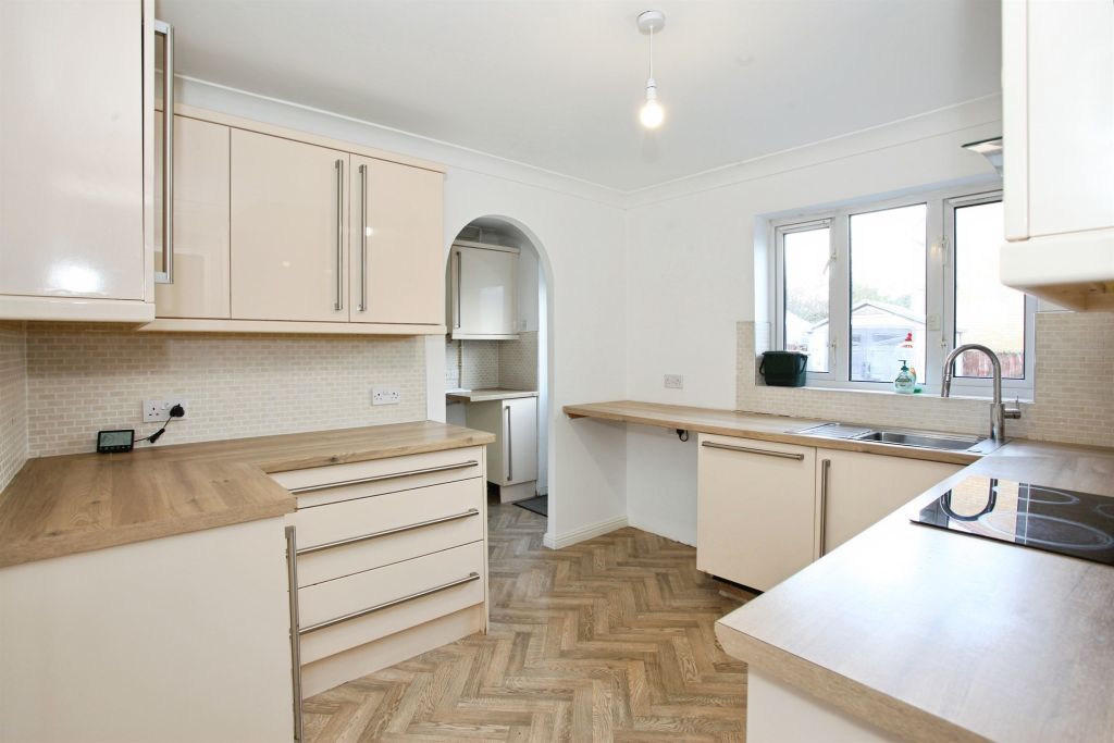 Additional image 9 of 4 bed detached house for saleBron Las, Penpedairheol, Hengoed CF82