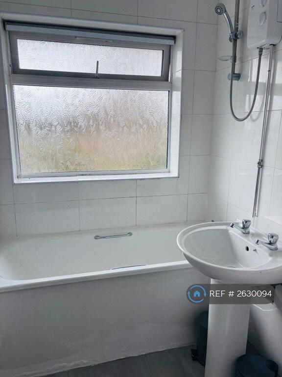 Mitford Drive, Solihull, B92 photo 3