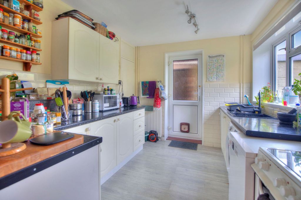 Additional image 8 of 3 bed semi-detached house for saleHeol Celyn, Hengoed CF82