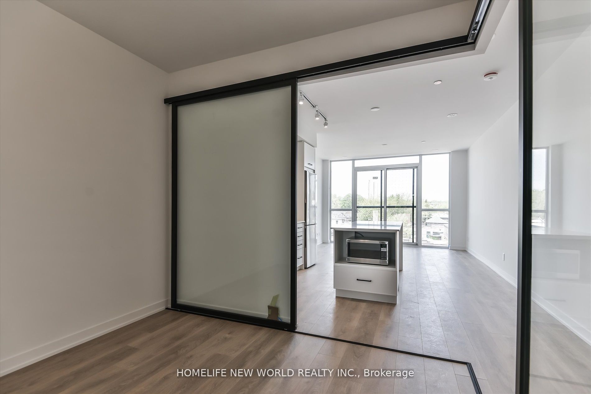 Additional image 6 of 405-899 Queen Street E, Toronto, ON, M4M 1J4