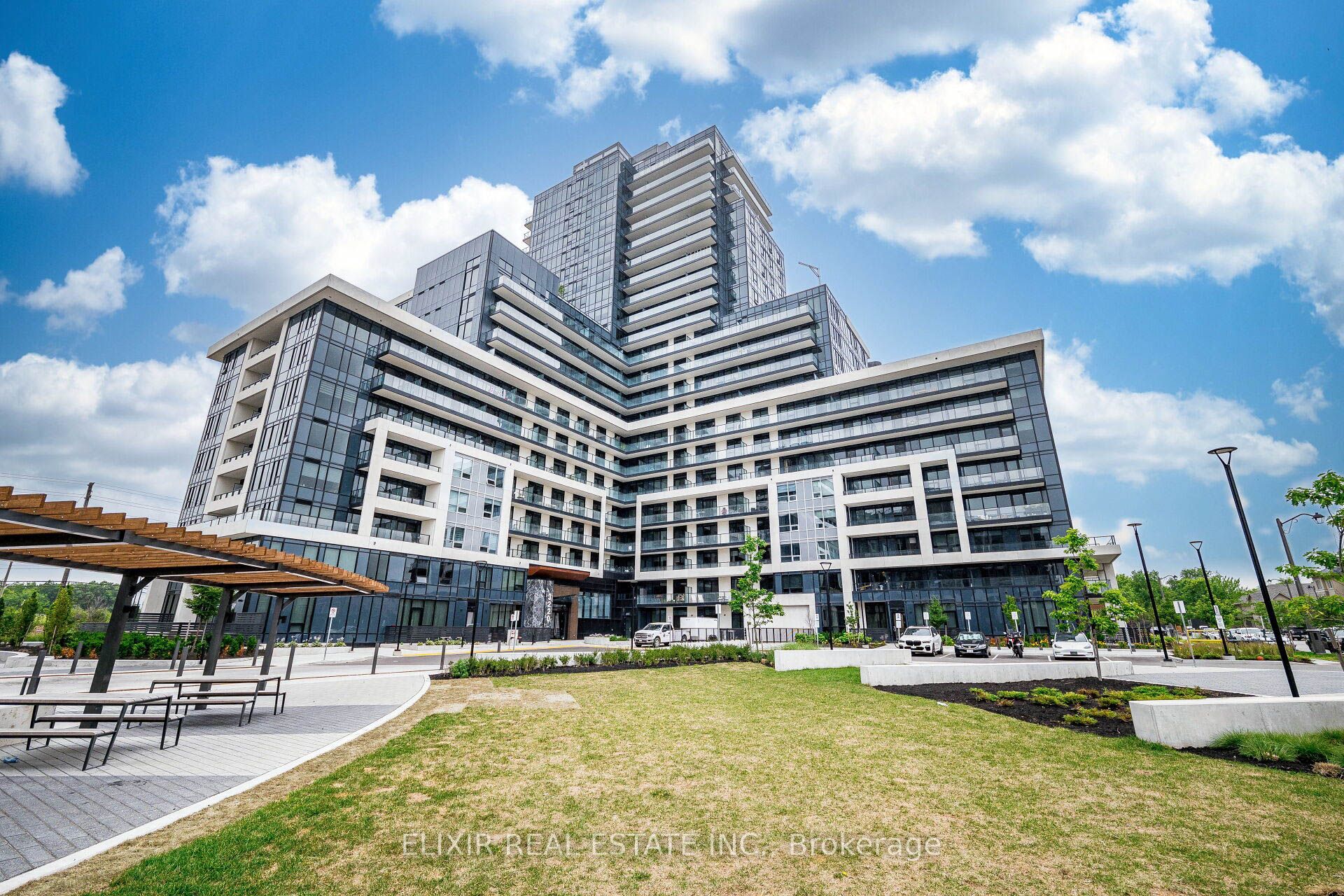 601-3220 William Coltson Avenue, Oakville, ON, L6H 7X9