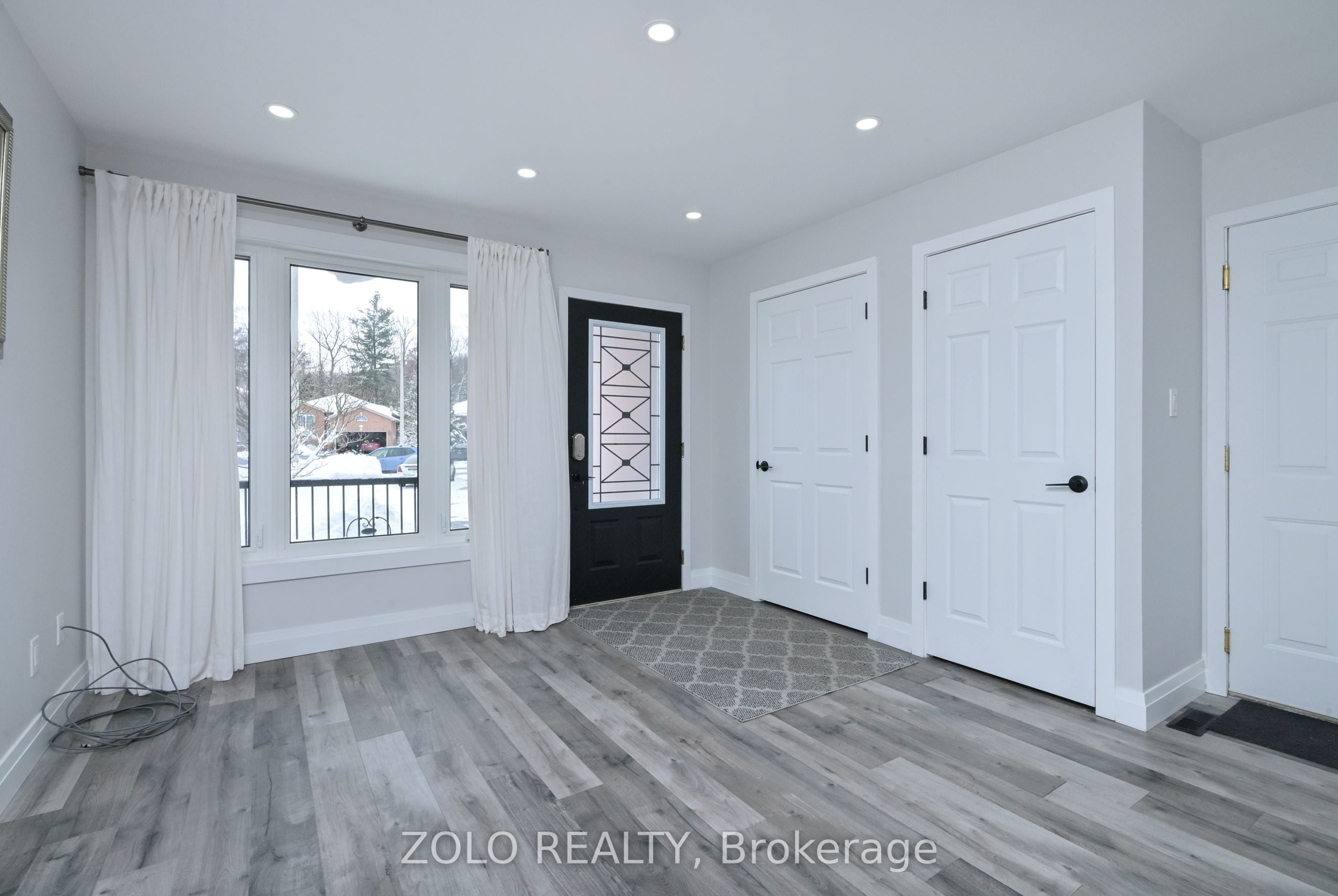 10 St. Bruno's Circle, Barrie, ON, L4N 0B9 photo 4