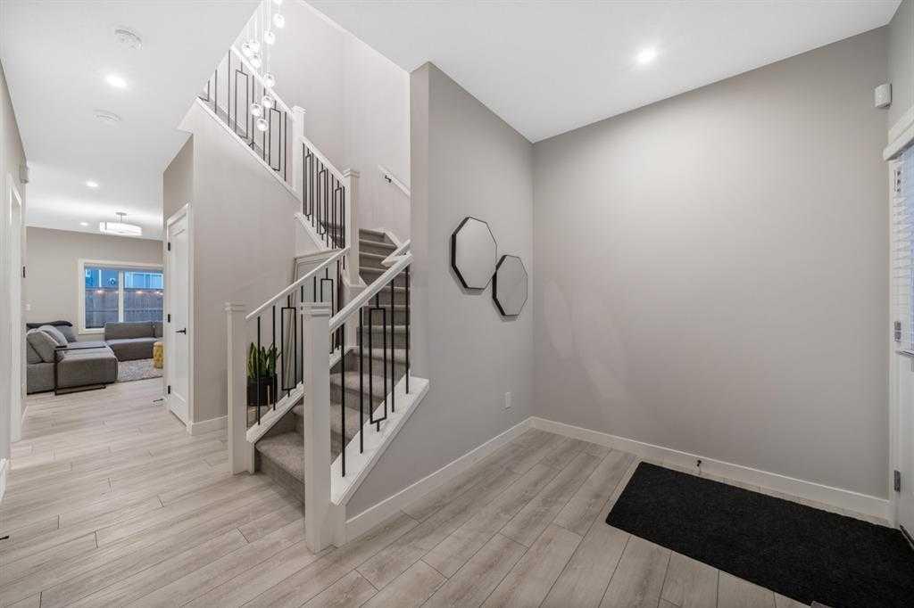 Additional image 4 of 132 Carringsby Avenue NW, Calgary, AB, t3p1s1