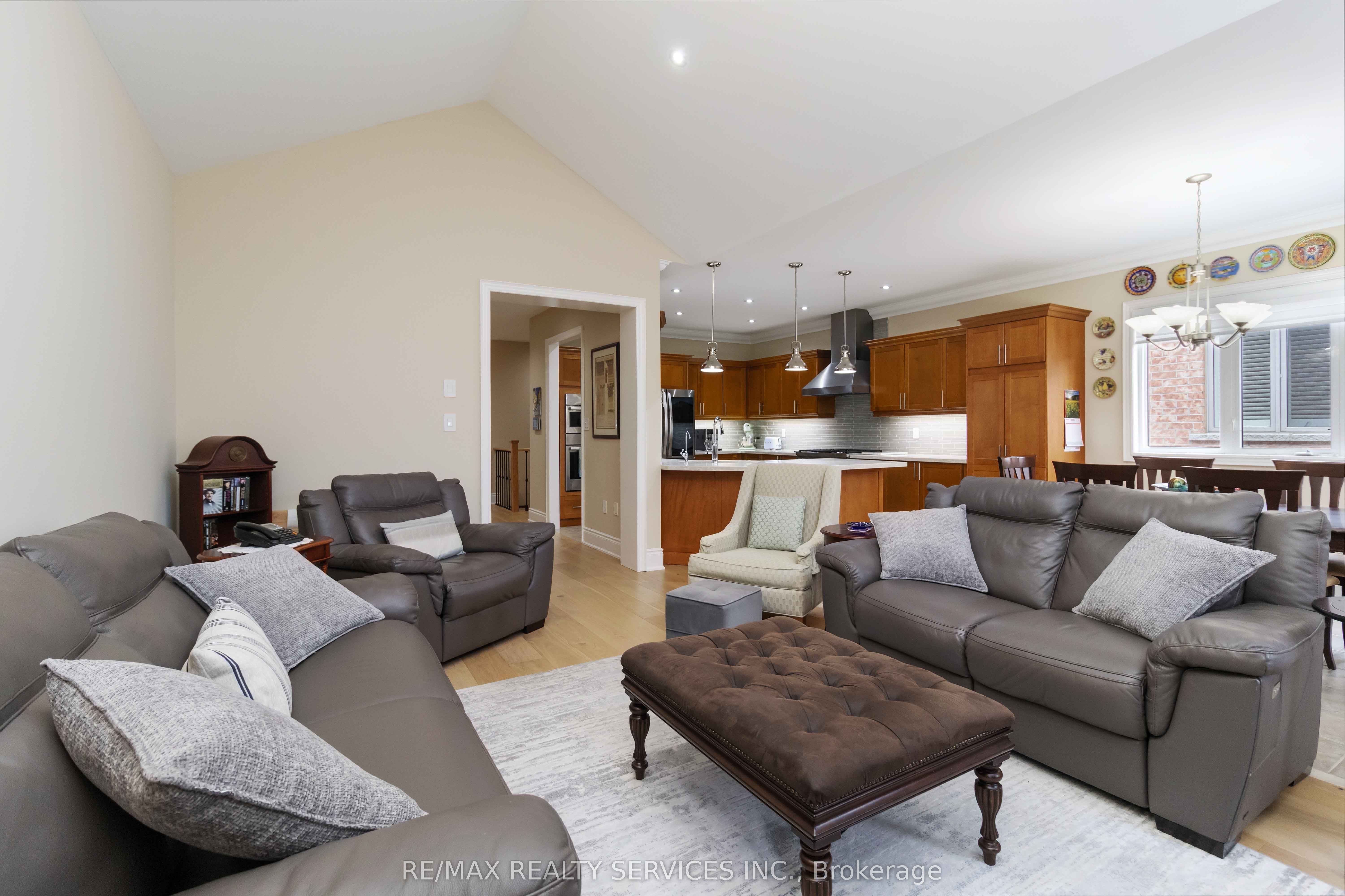 Additional image 5 of 15 Valleystream Circle, Brampton, ON, L6P 2E2