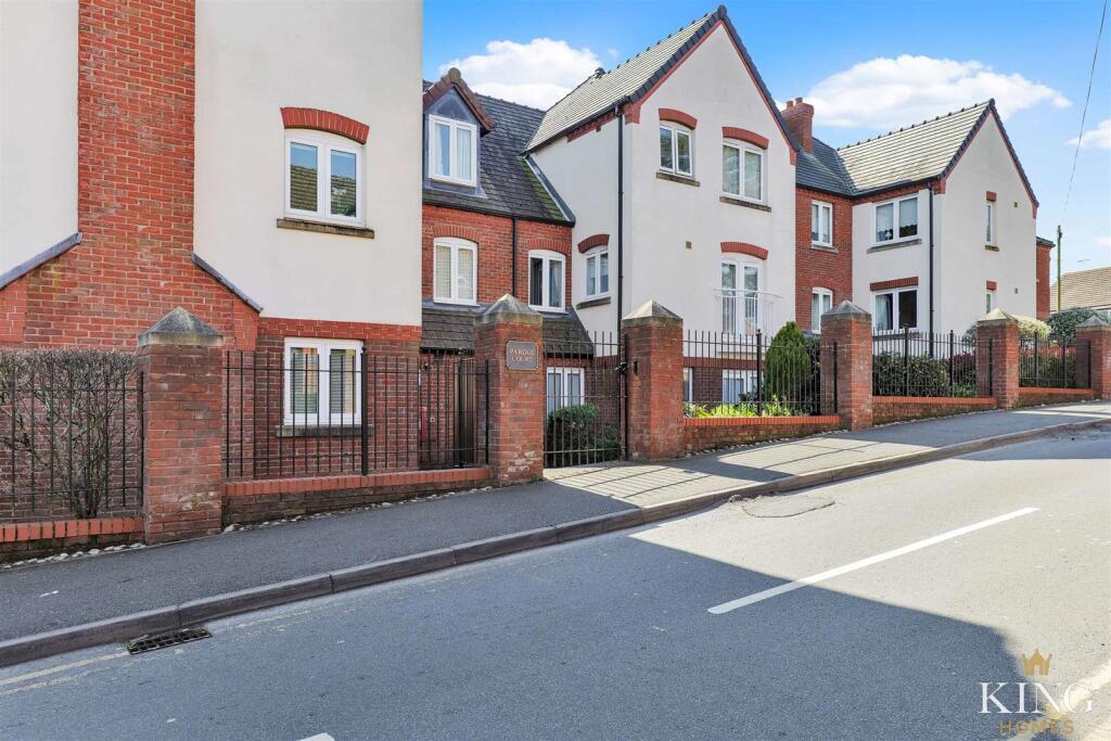 New Road, Studley