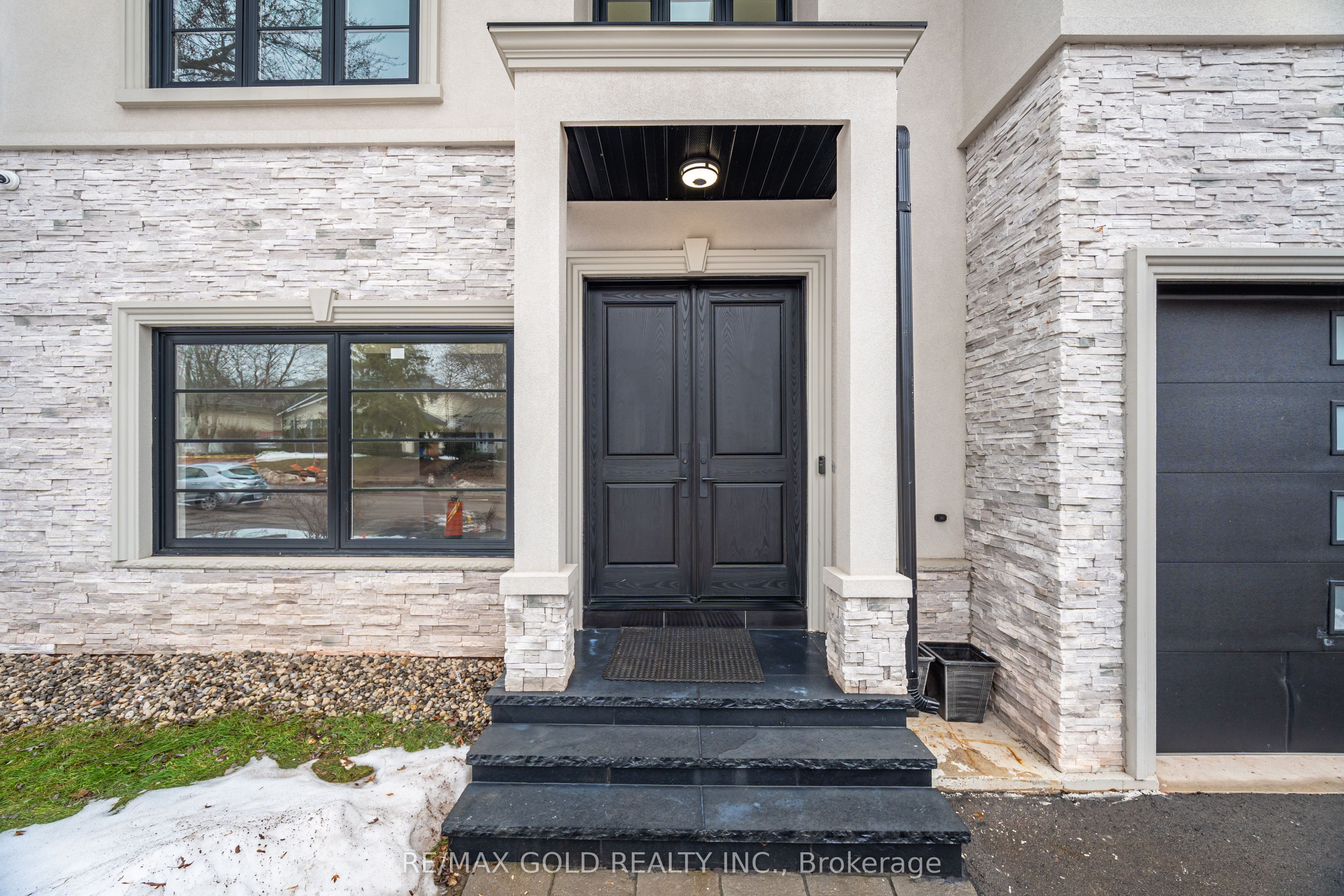 Additional image 4 of 70 Mccraney Street W, Oakville, ON, L6H 1H4