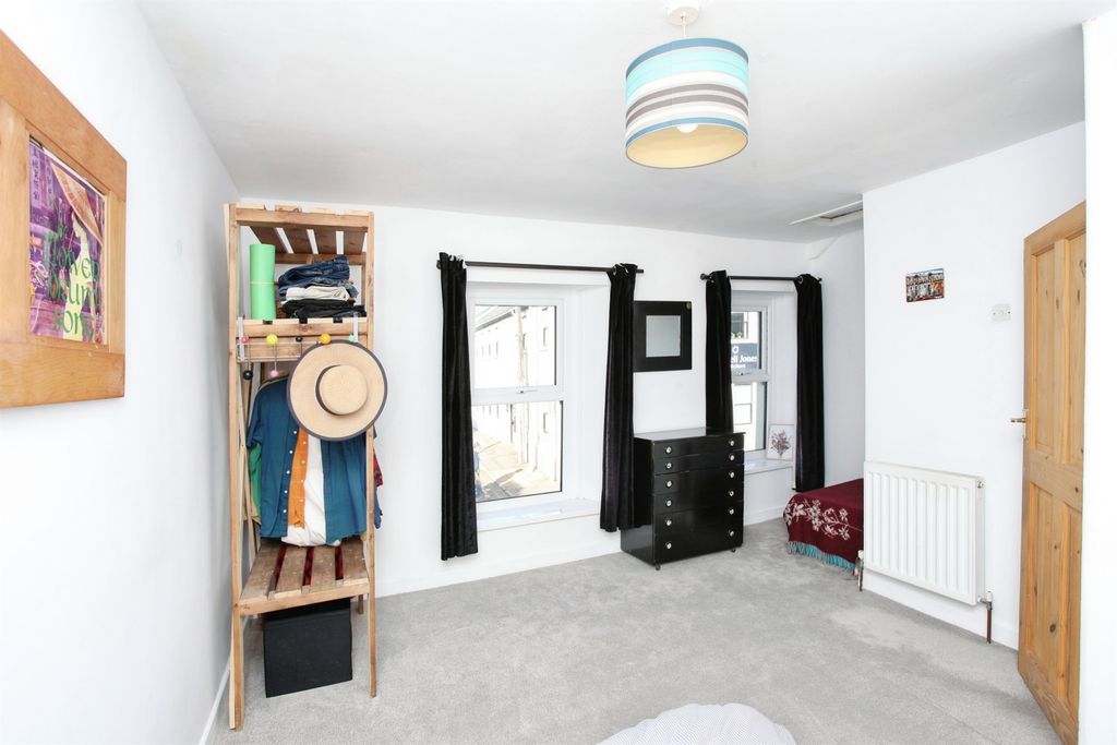 Additional image 10 of 3 bed detached house for saleClifton Street, Caerphilly CF83