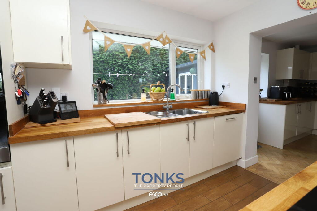 Additional image 14 of Unique one-of-a-kind home offering amazing space – Merton Close, Oldbury, B68 8NG