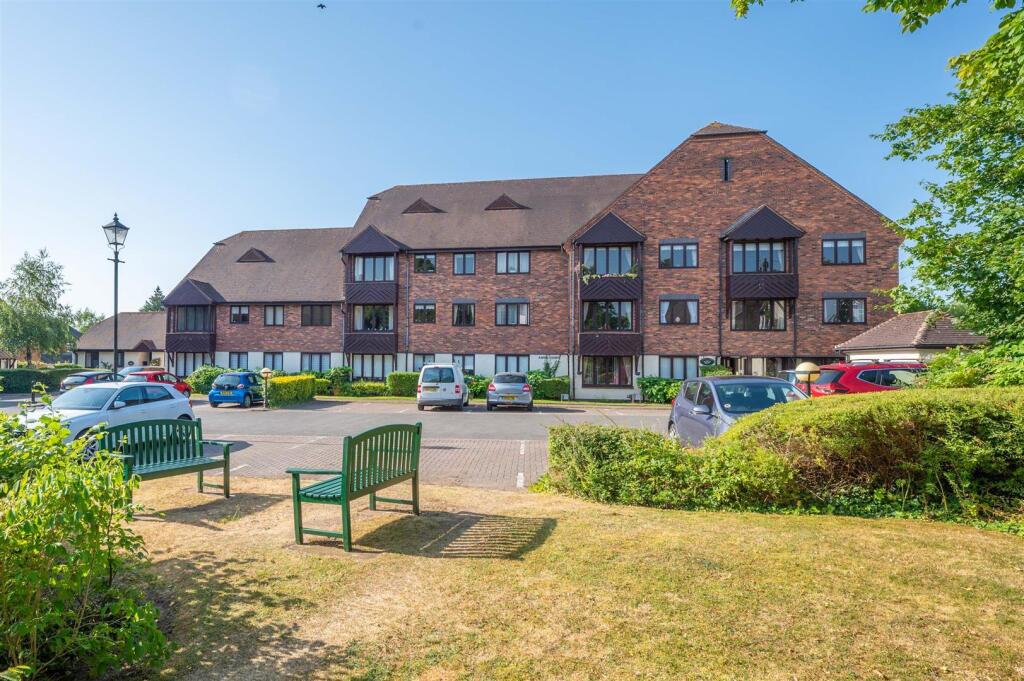 Chestnut Walk, Henley-In-Arden